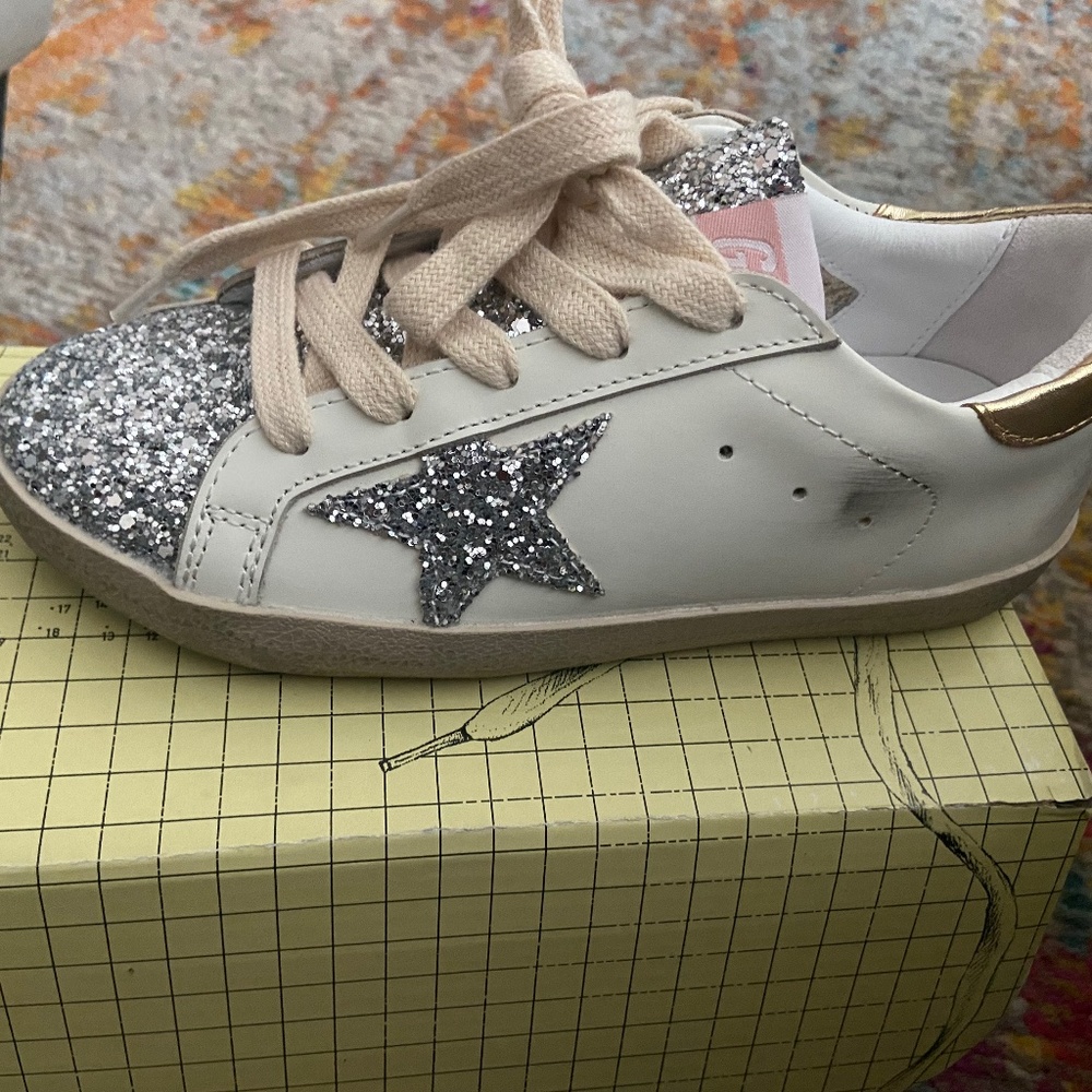 Size 32 Golden Goose sneaker